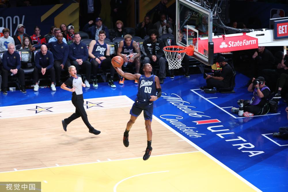 型前锋的球 型前锋的球