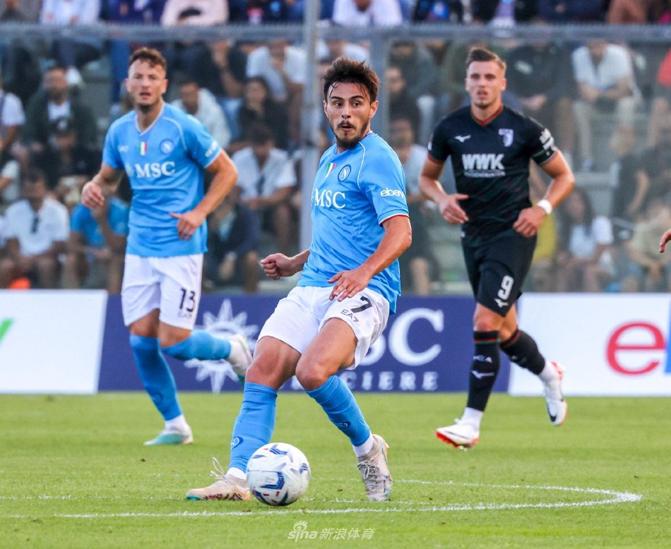 板凳空缺 板凳空缺