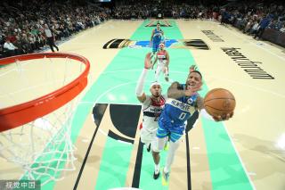 足球场上 足球场上